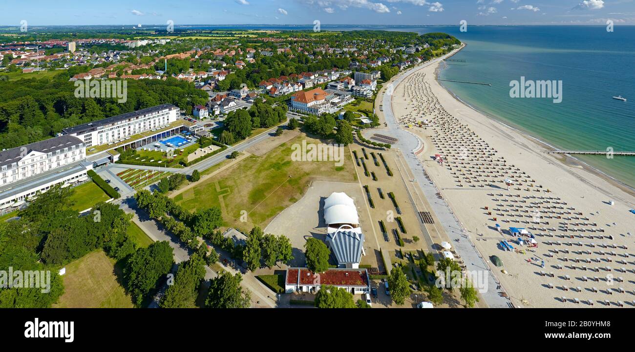 Blick über Travemünde mit Wellnesseinrichtungen und Strand, Schleswig-Holstein, Deutschland, Stockfoto
