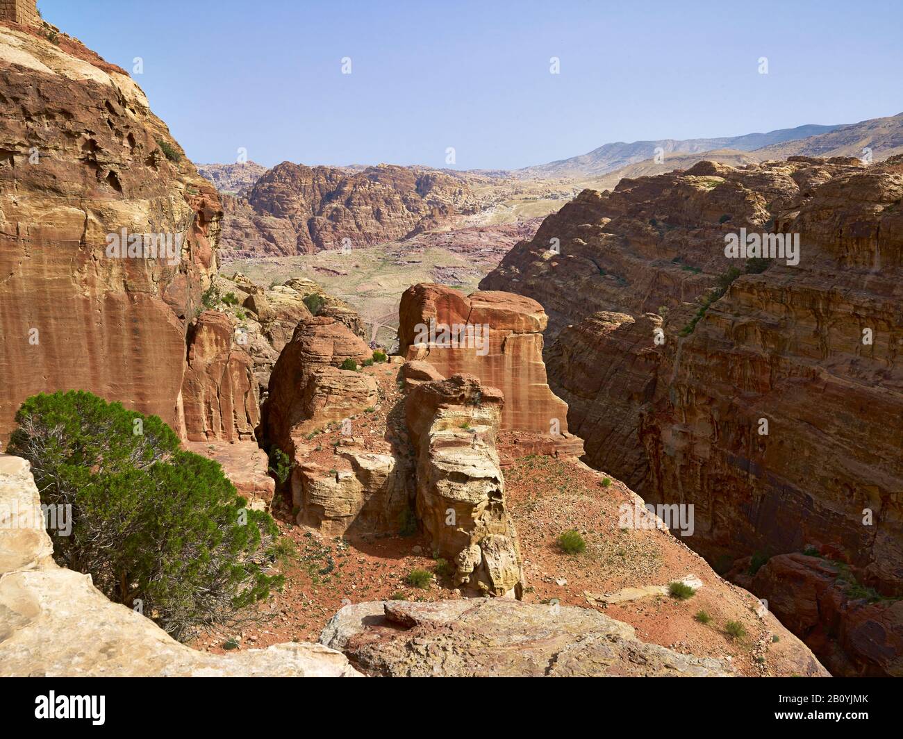 Blick über die felsige Landschaft in Petra, Jordanien, Naher Osten, Stockfoto