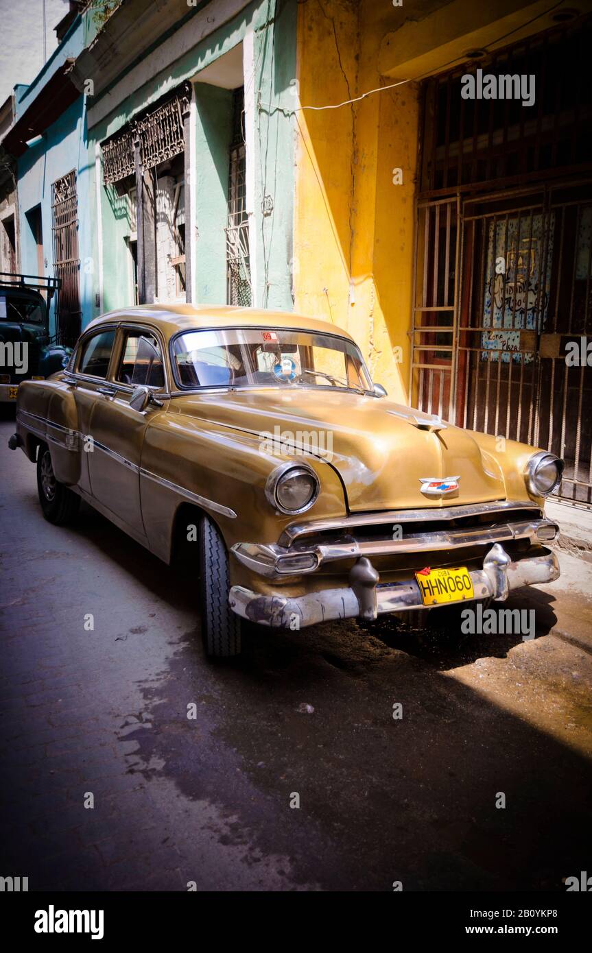 Gelber Chevrolet Bel Air, Oldtimer, Havanna, Kuba, Karibik, Stockfoto