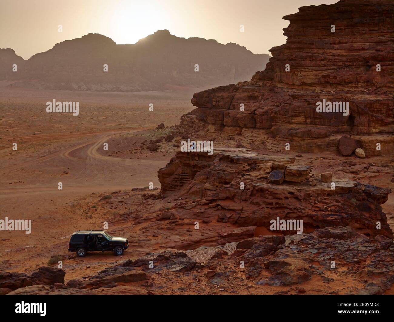 Sonnenuntergang in Khor El Ajram, Wadi Rum, Provinz Aqaba, Jordanien, Naher Osten, Stockfoto