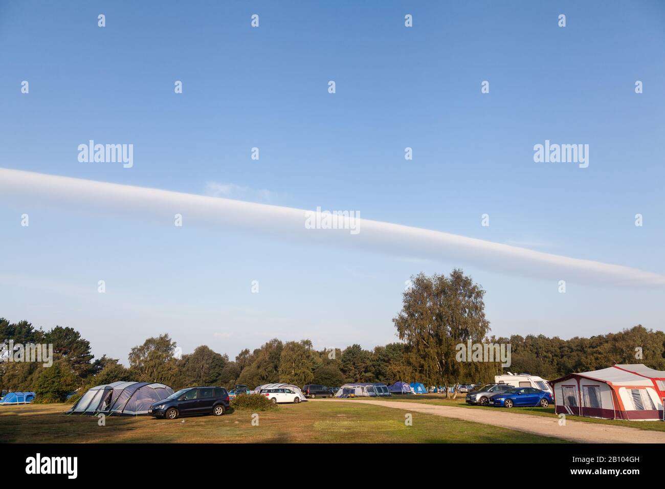 Neuer Waldcamping Stockfoto