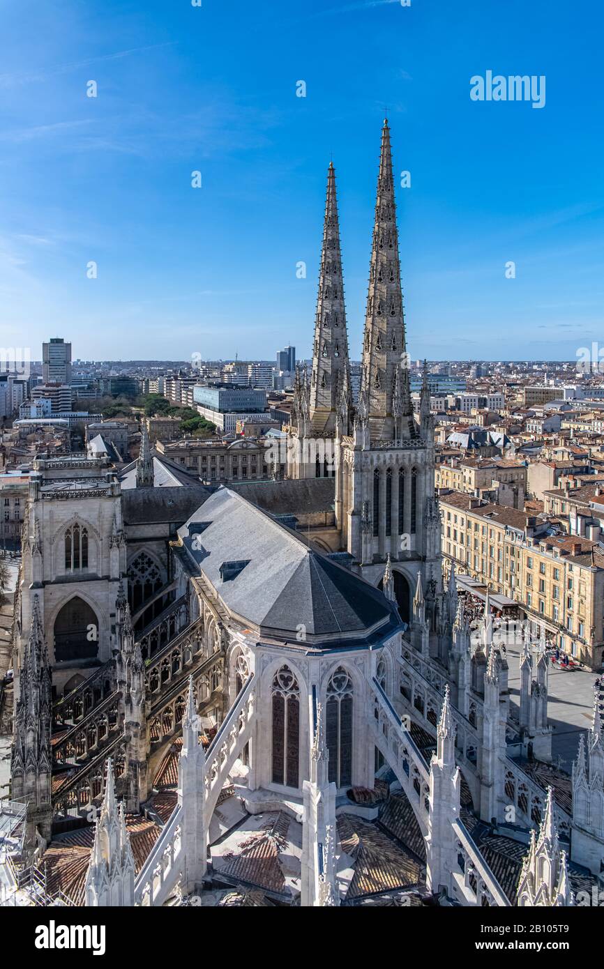 Bordeaux in Frankreich, Luftaufnahme der Kathedrale Saint-Andre im Zentrum Stockfoto