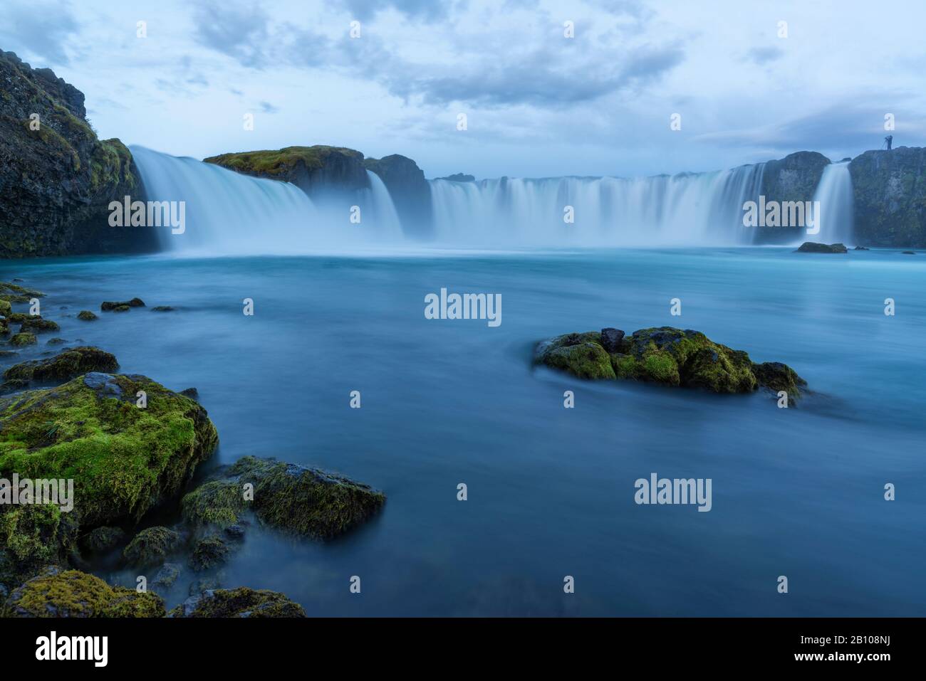 Godafoss Wasserfall in der Dämmerung lange Belichtung, Sprengisandur, Island Stockfoto