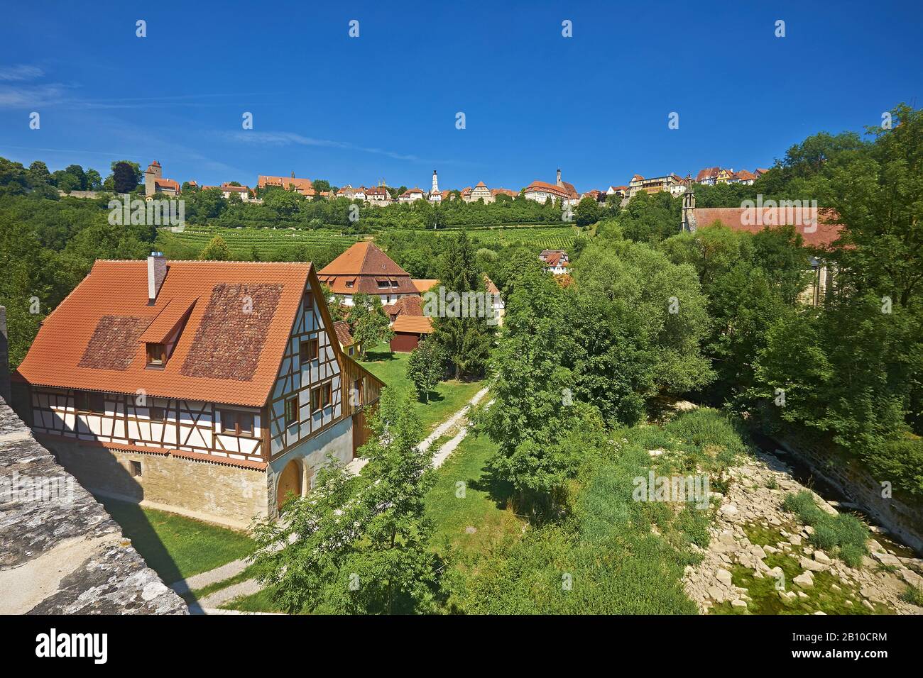 Blick von der Doppelbrücke in die Altstadt, Rothenburg ob der Tauber, Mittelfranken, Bayern, Deutschland Stockfoto