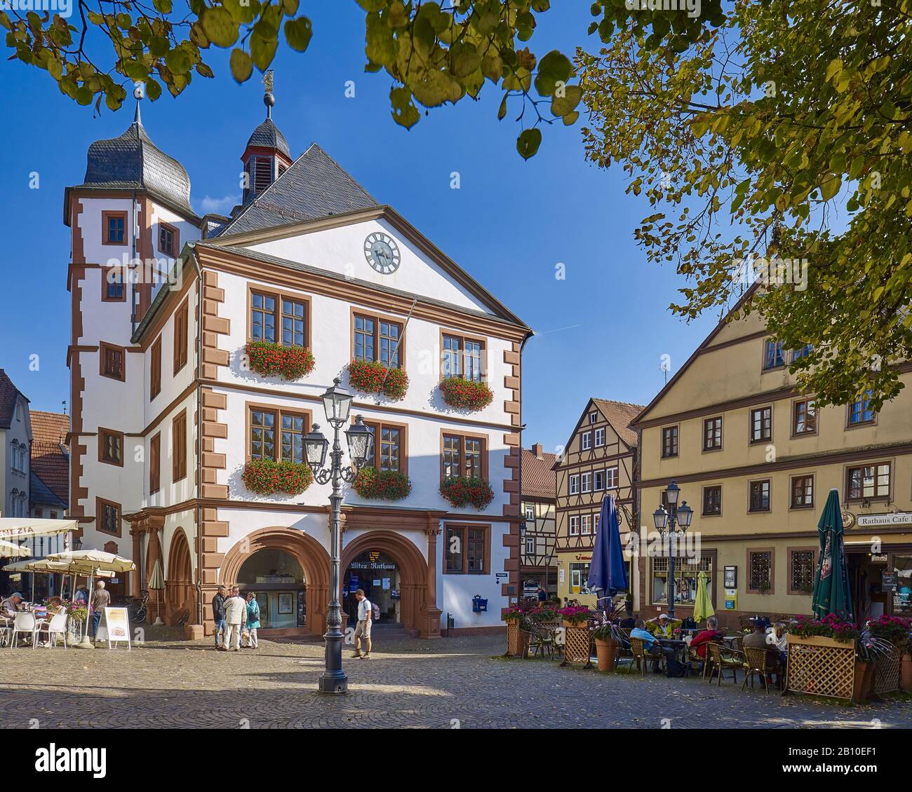 Marktplatz mit Rathaus in der Altstadt, Lohr am Main, Unterfranken, Bayern, Deutschland Stockfoto