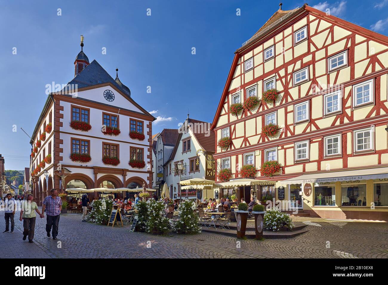 Rathausplatz mit Rathaus in der Altstadt, Lohr am Main, Unterfranken, Bayern, Deutschland Stockfoto