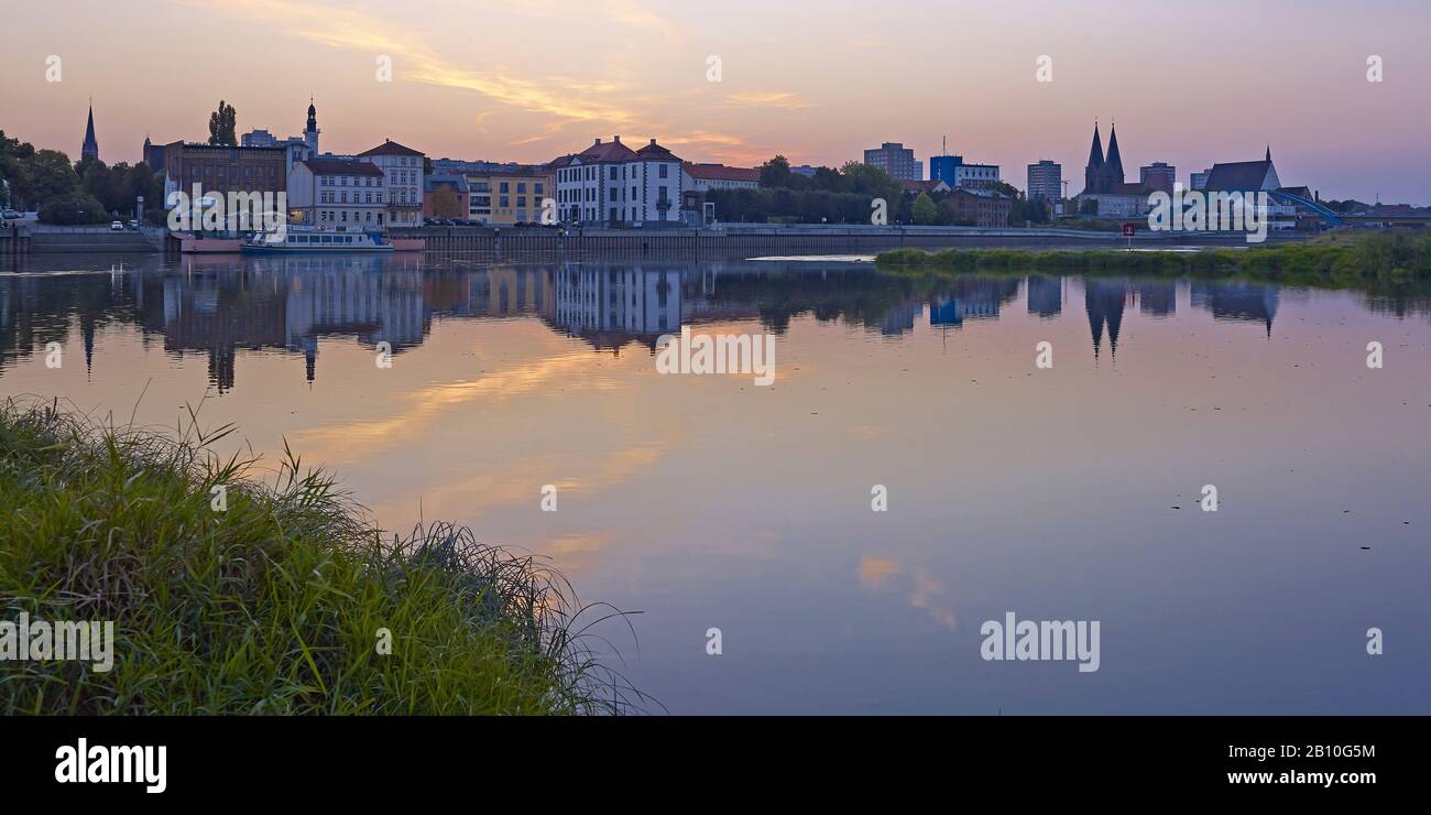 Stadtpanorama von Frankfurt (oder) über die oder, Brandenburg, Deutschland Stockfoto