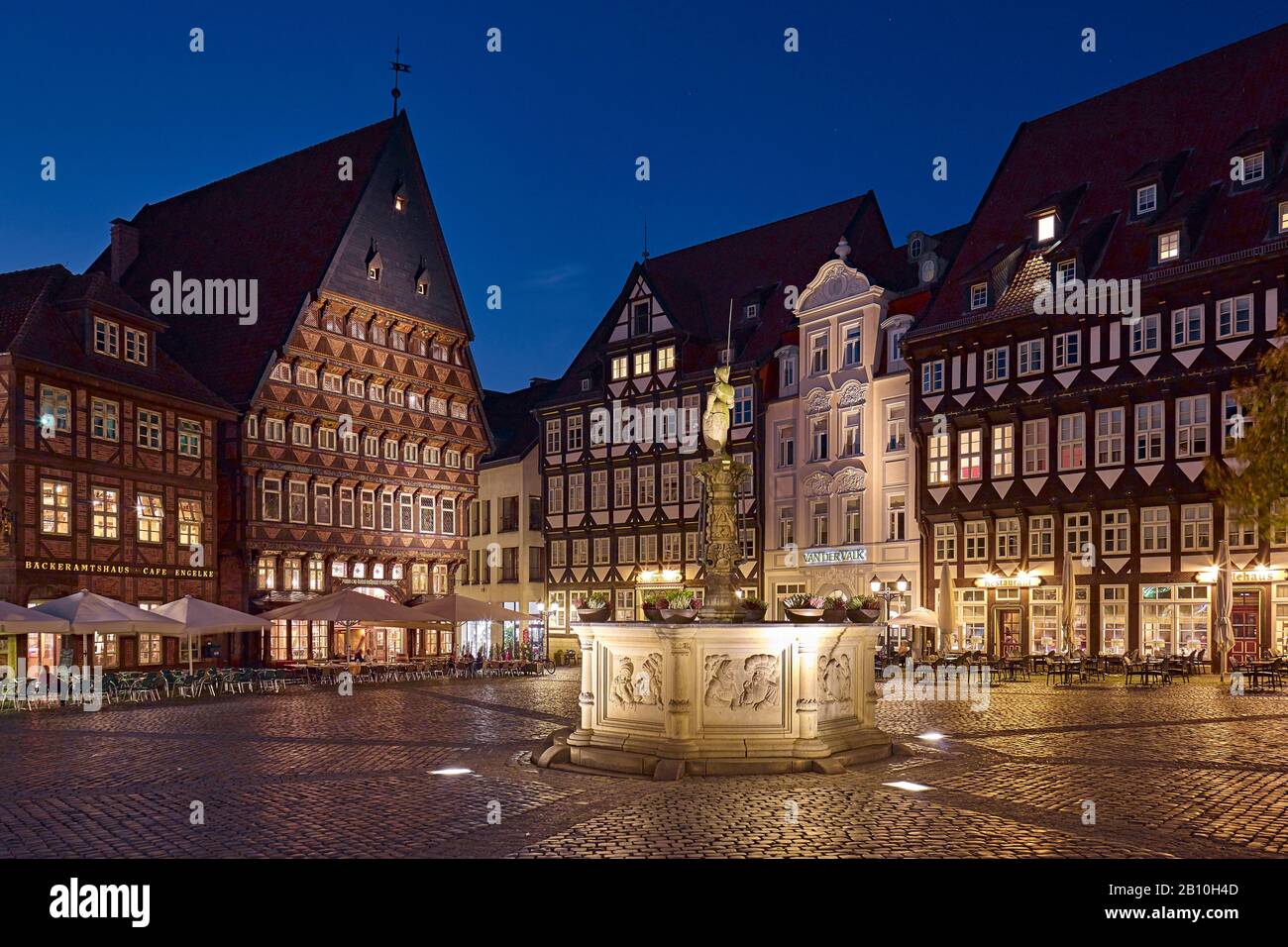 Markt in Hildesheim mit Knochenhauseramtshaus, Stadtschänke, Wollenwebergildehaus, Niedersachsen, Deutschland Stockfoto