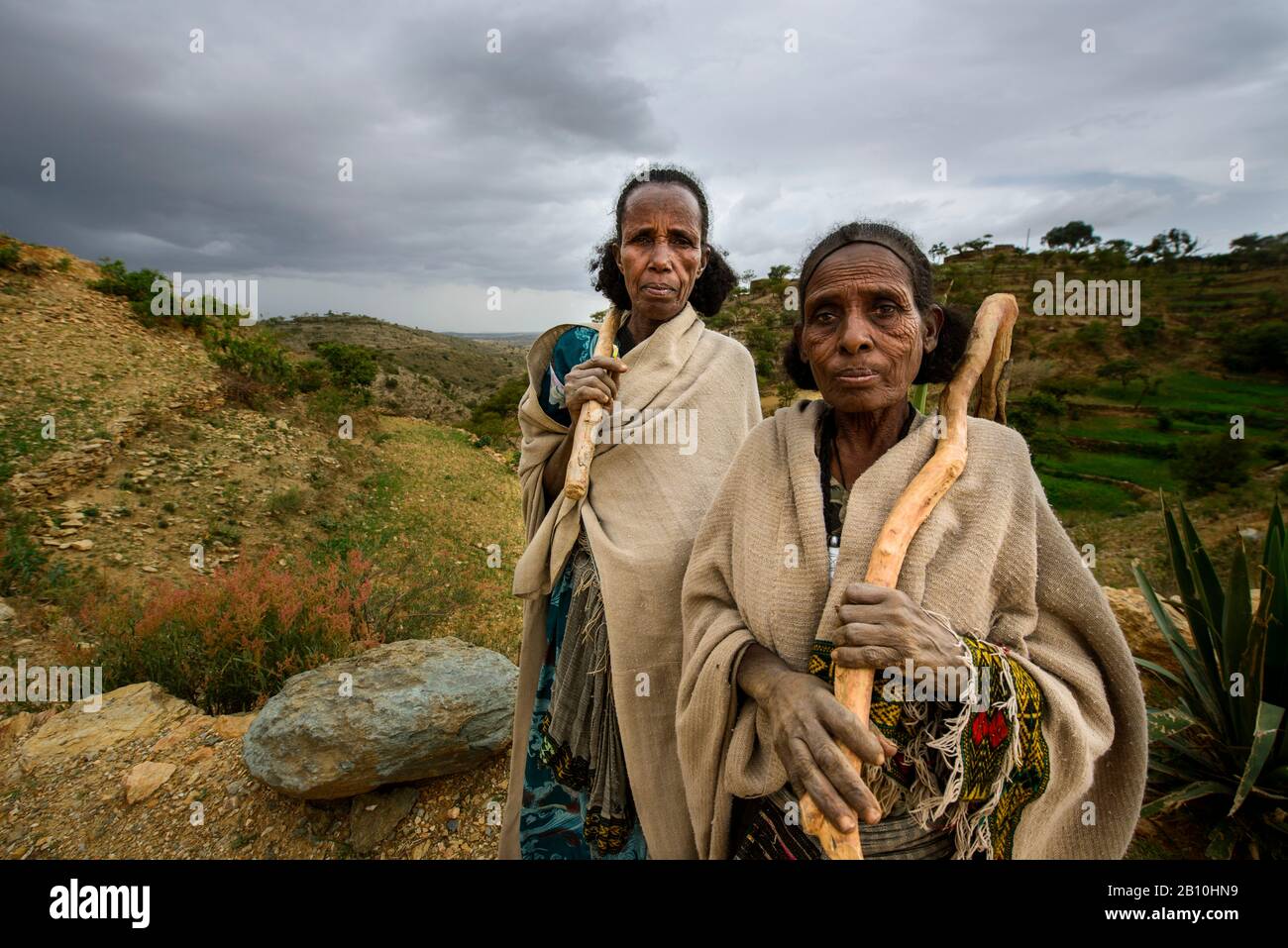 Tigrayan Frauen mit typisch äthiopisch-orthodoxen Tätowierungen auf der Stirn, Äthiopien Stockfoto