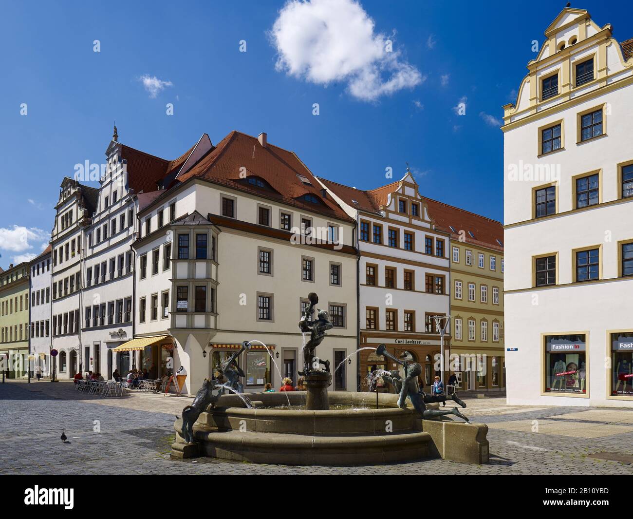 Häuser am Markt mit Marktbrunnen, Torgau, Sachsen, Deutschland Stockfoto
