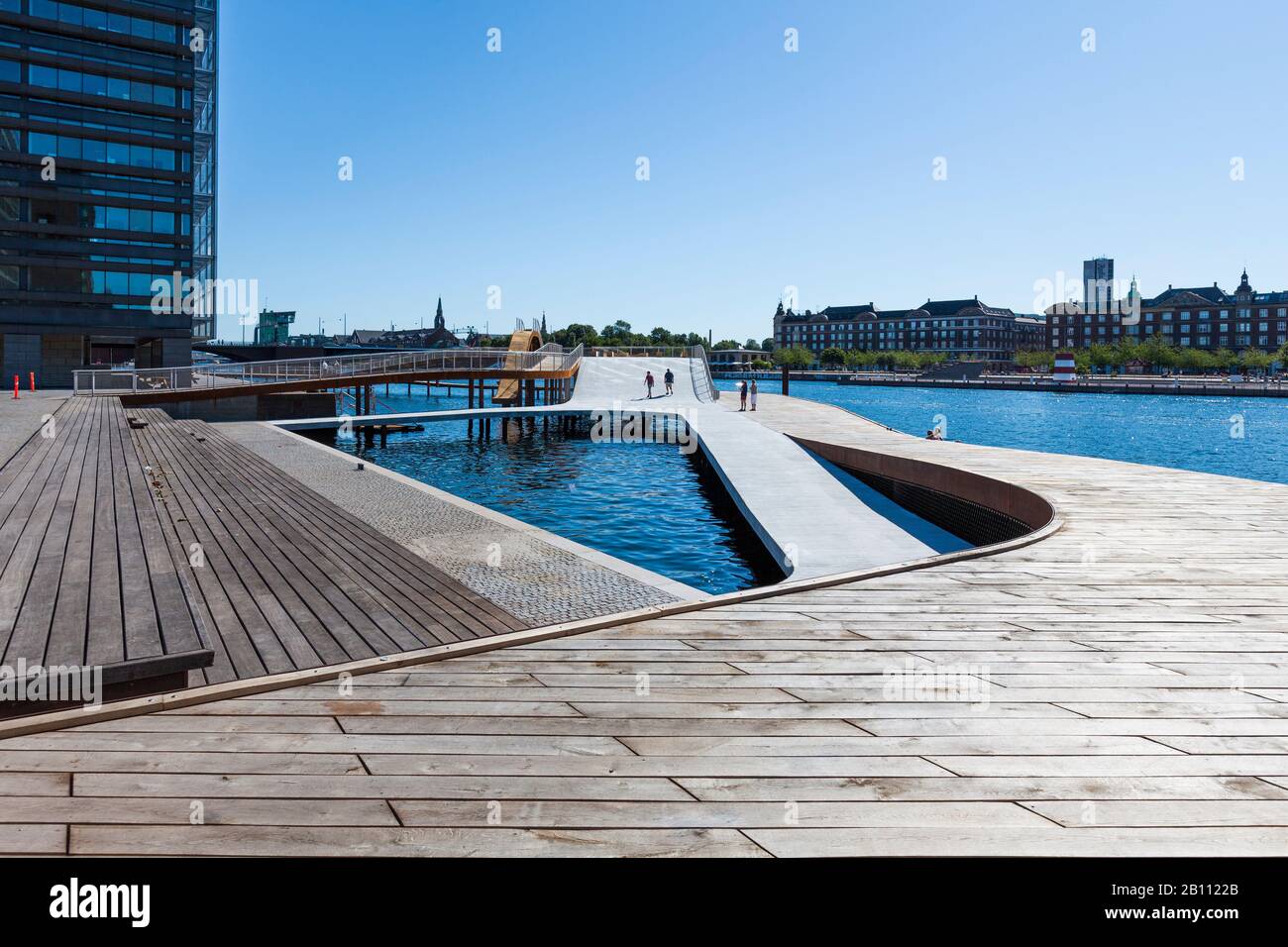 Die Kalvebod-Wellen, Hafengebiet in Kalvebod Bryggge, Kopenhagen, Dänemark Stockfoto