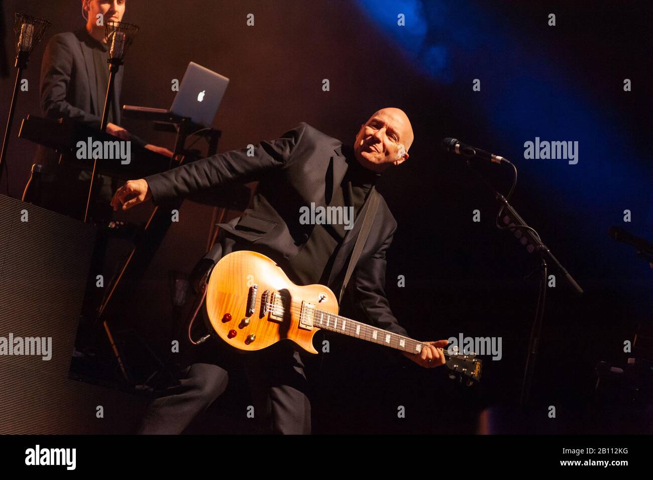 Birmingham, Großbritannien. Februar 2020. MIDGE Ure und Band Electronica treten im Rathaus von Birmingham im Rahmen der Tour "1980" mit Unterstützung von Winzigen Magnetischen Haustieren auf. © Ken Harrison Stockfoto