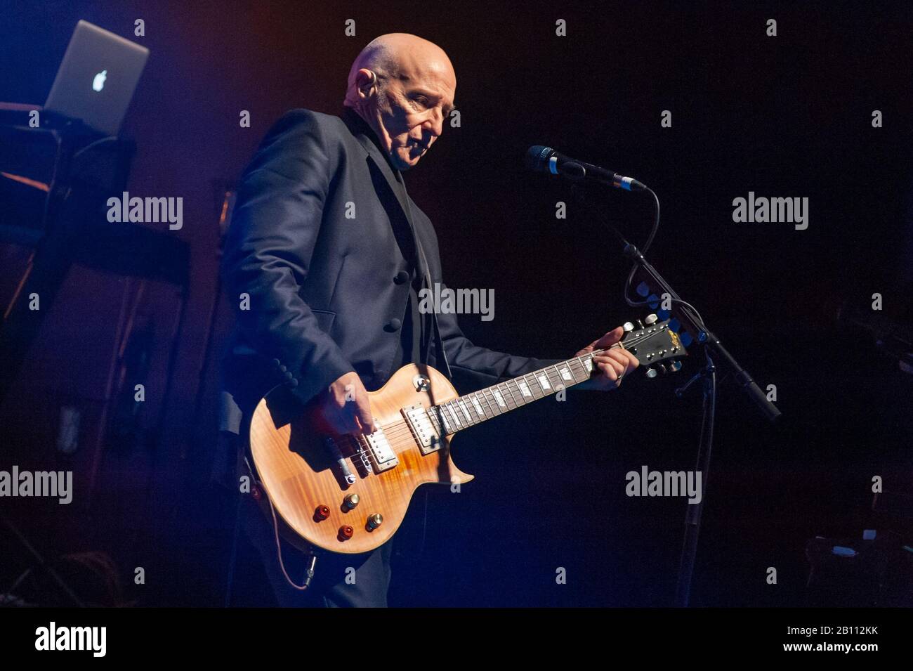 Birmingham, Großbritannien. Februar 2020. MIDGE Ure und Band Electronica treten im Rathaus von Birmingham im Rahmen der Tour "1980" mit Unterstützung von Winzigen Magnetischen Haustieren auf. © Ken Harrison Stockfoto