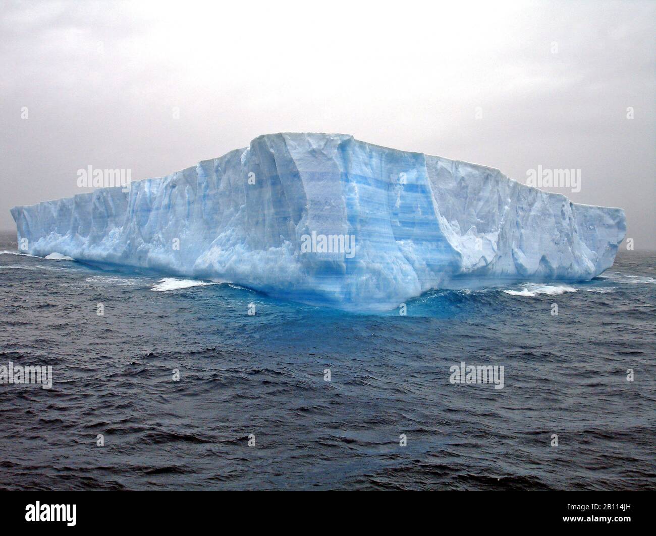 Eisberg in der Nähe der Esperanza Base, Antarktis Stockfoto