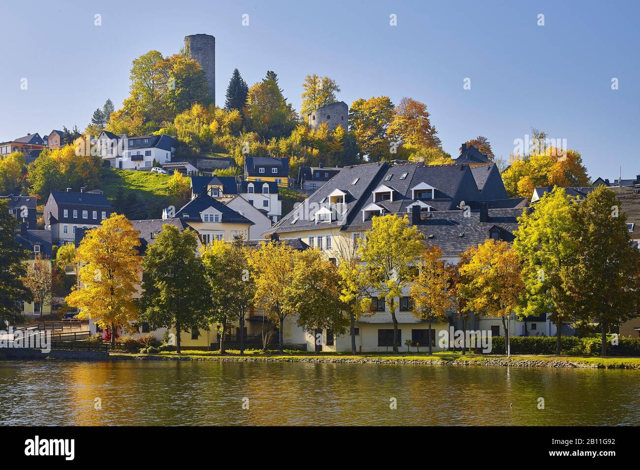 Burgteich mit burg in bad lobenstein Fotos und Bildmaterial in hoher