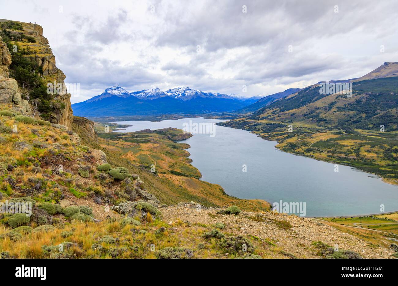 Panoramablick vom Cerro Benitez über Lago Sofia zum Nationalpark Torres del Paine, Provinz Ultima Esperanza, Region Magallanes, Südchile Stockfoto