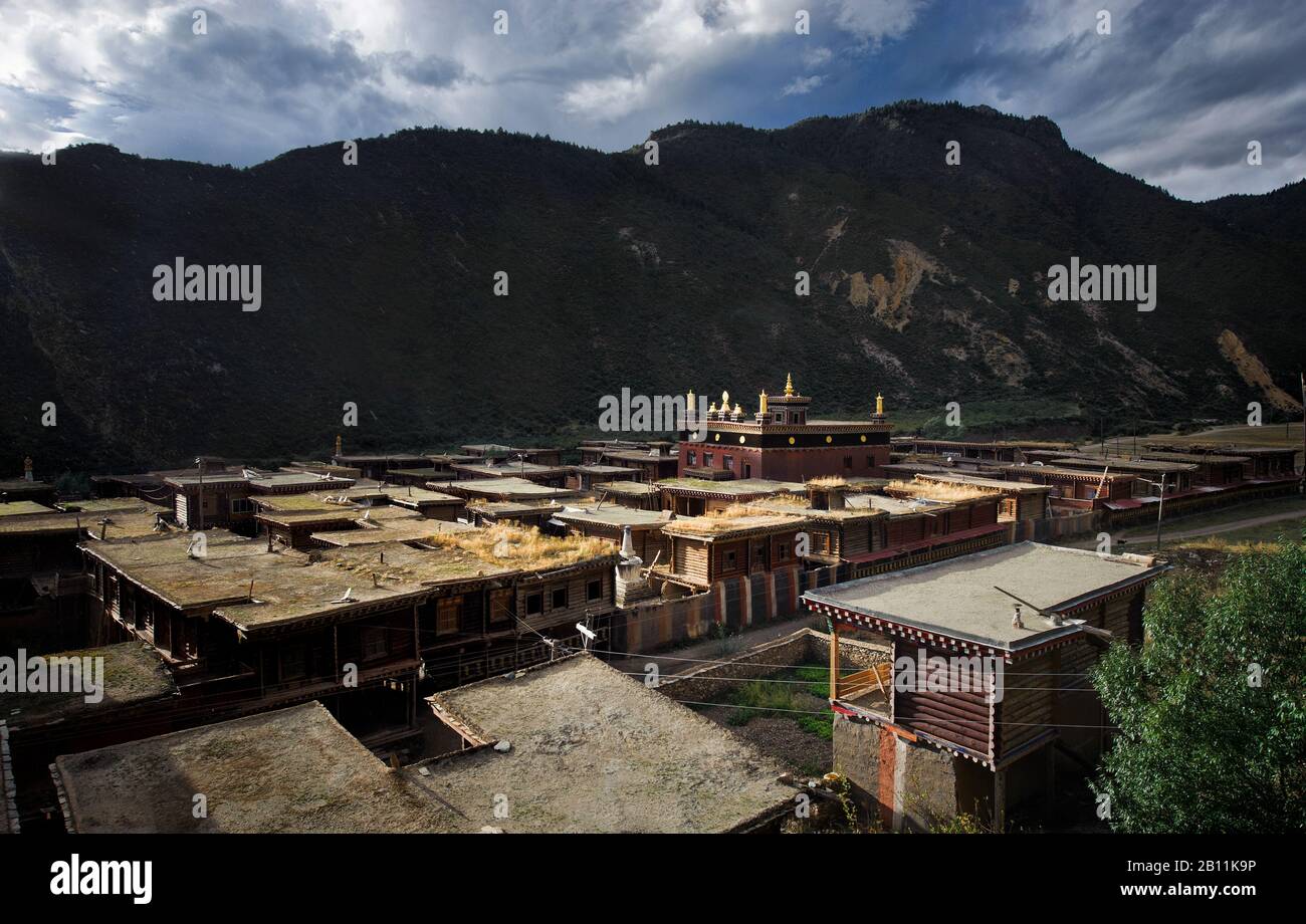 Monastery china sichuan province Fotos und Bildmaterial in hoher