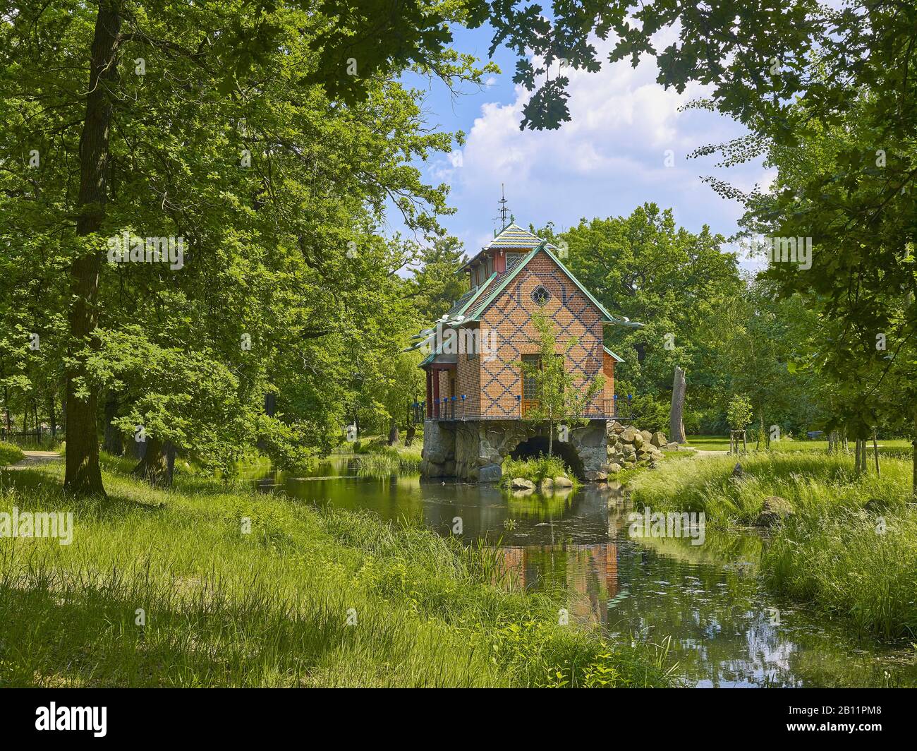 Chinesisches Teehaus im Englisch-Chinesischen Garten des Schlosses Oranienbaum, Sachsen-Anhalt, Deutschland Stockfoto