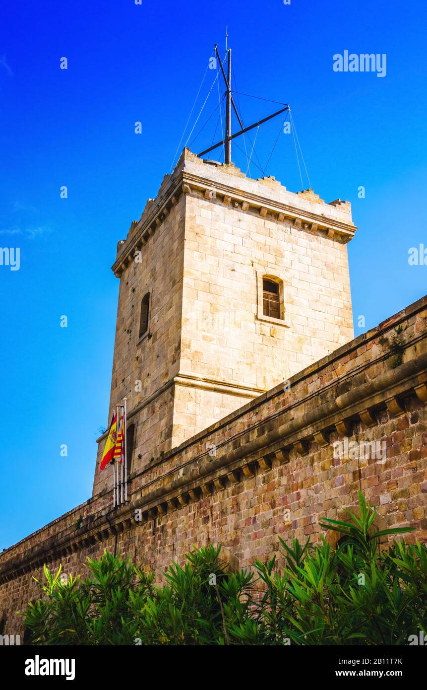 Typisch spanischer Burgturm in Barcelona Stockfoto