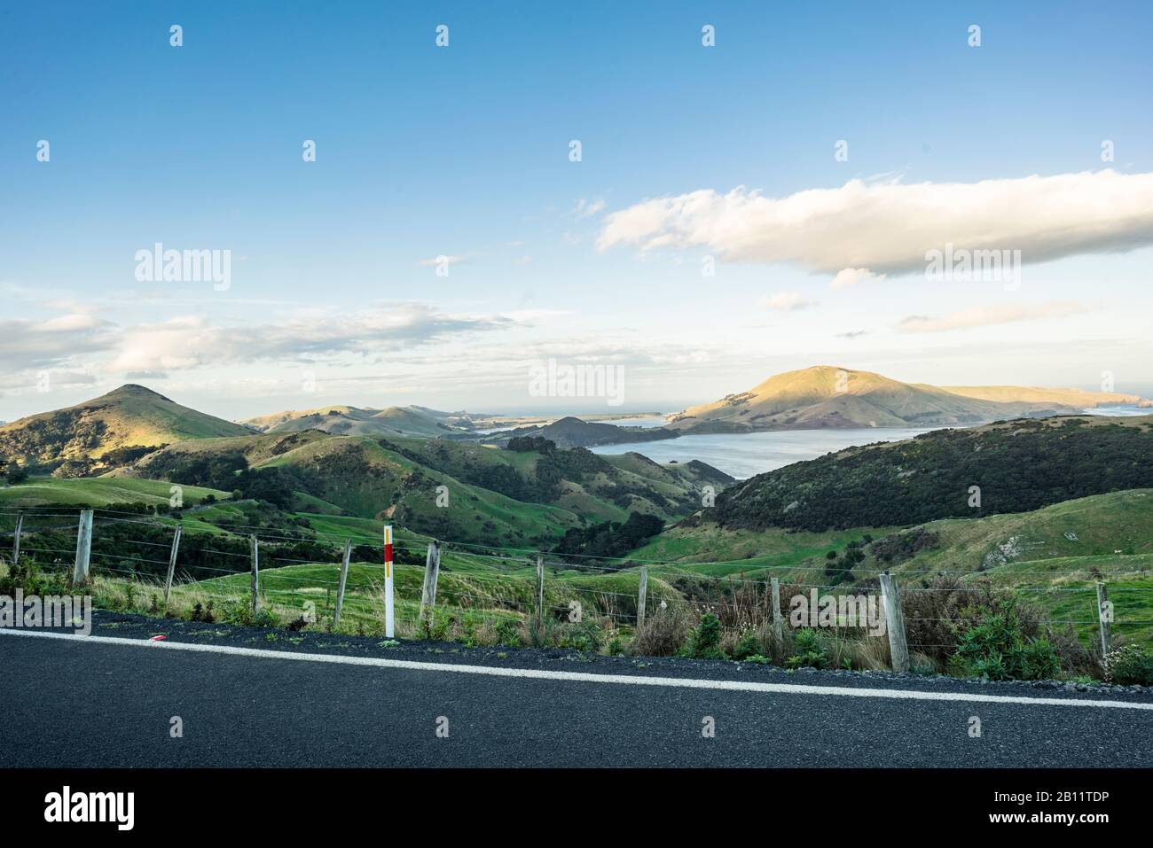 Blick auf Hooper's Inlet bei Sonnenuntergang, Portobello, Neuseeland Stockfoto