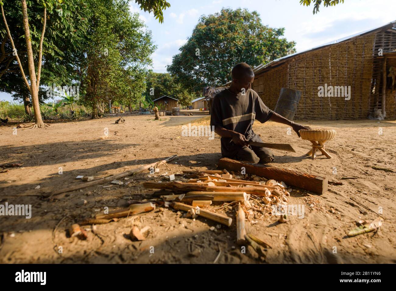 Korbmacher, Demokratische Republik Kongo, Afrika Stockfoto
