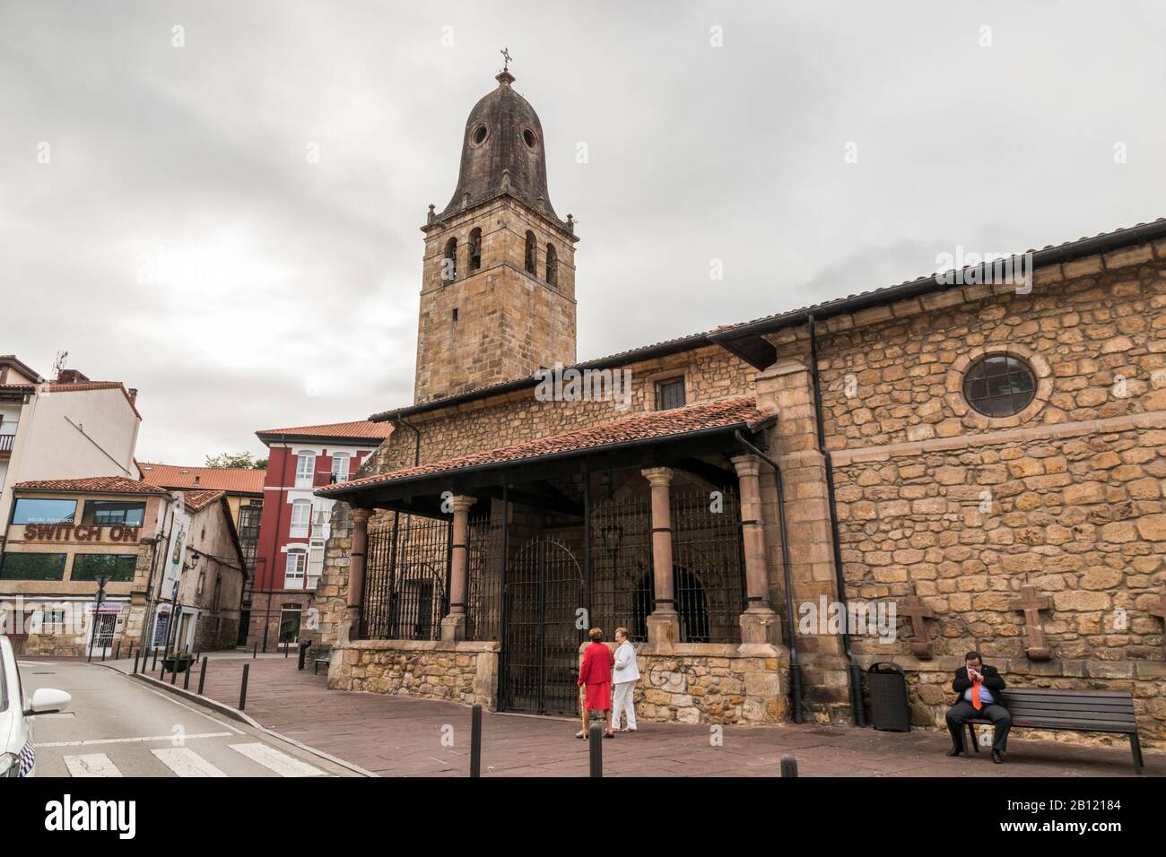 Cabezon de la Sal, Spanien. Die Kirche San Martin, Beispiel des Bergbarock (Barroco montanes) Stockfoto