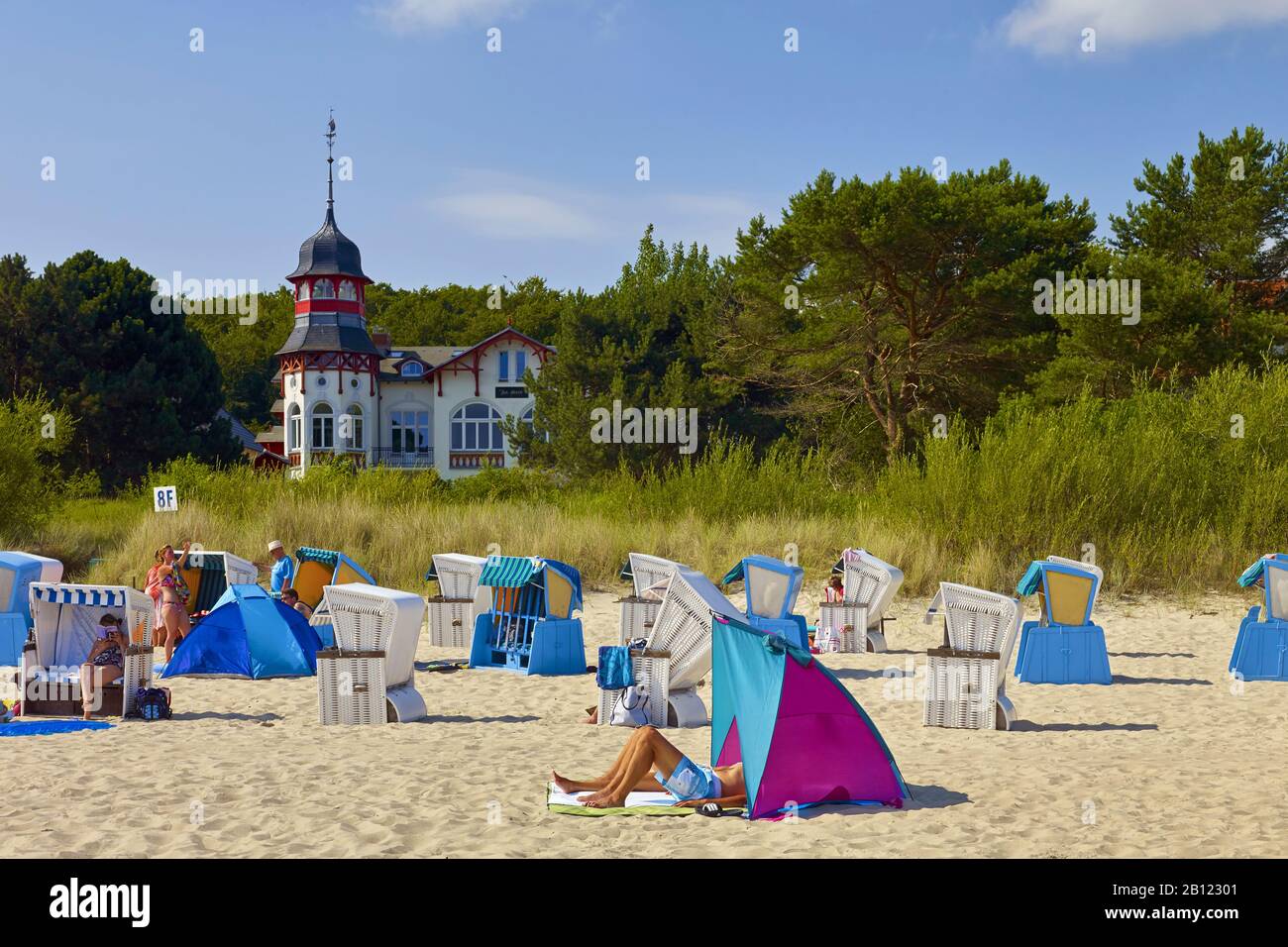 Haus am Meer mit Strand in Ostseebad Zinnowitz, Usedom, Mecklenburg-Vorpommern, Deutschland Stockfoto