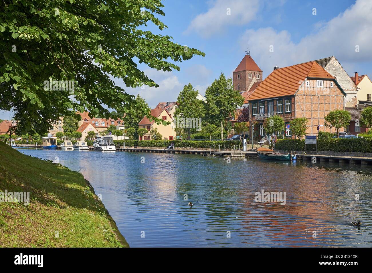 Müritz-Elde-Wasserstraße in Plau am See, Mecklenburg-Vorpommern, Deutschland Stockfoto