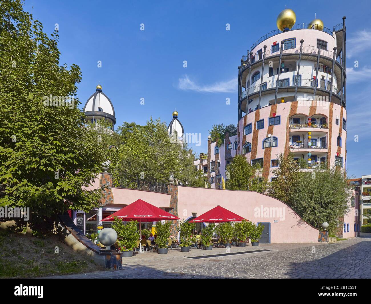 hundertwassers grüne zitadelle von magdeburg fotos