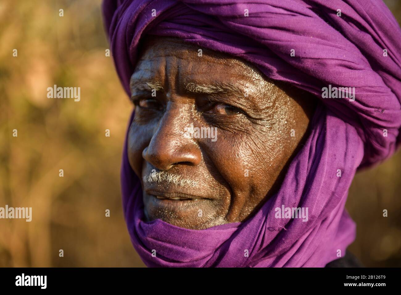 Ein Mann aus der Volksgruppe Peul Gambia Stockfoto