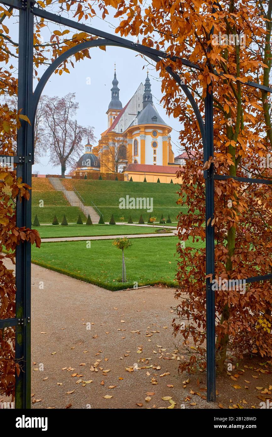 Stiftskirche St. Maria mit Kloster Garten im Kloster Neuzelle