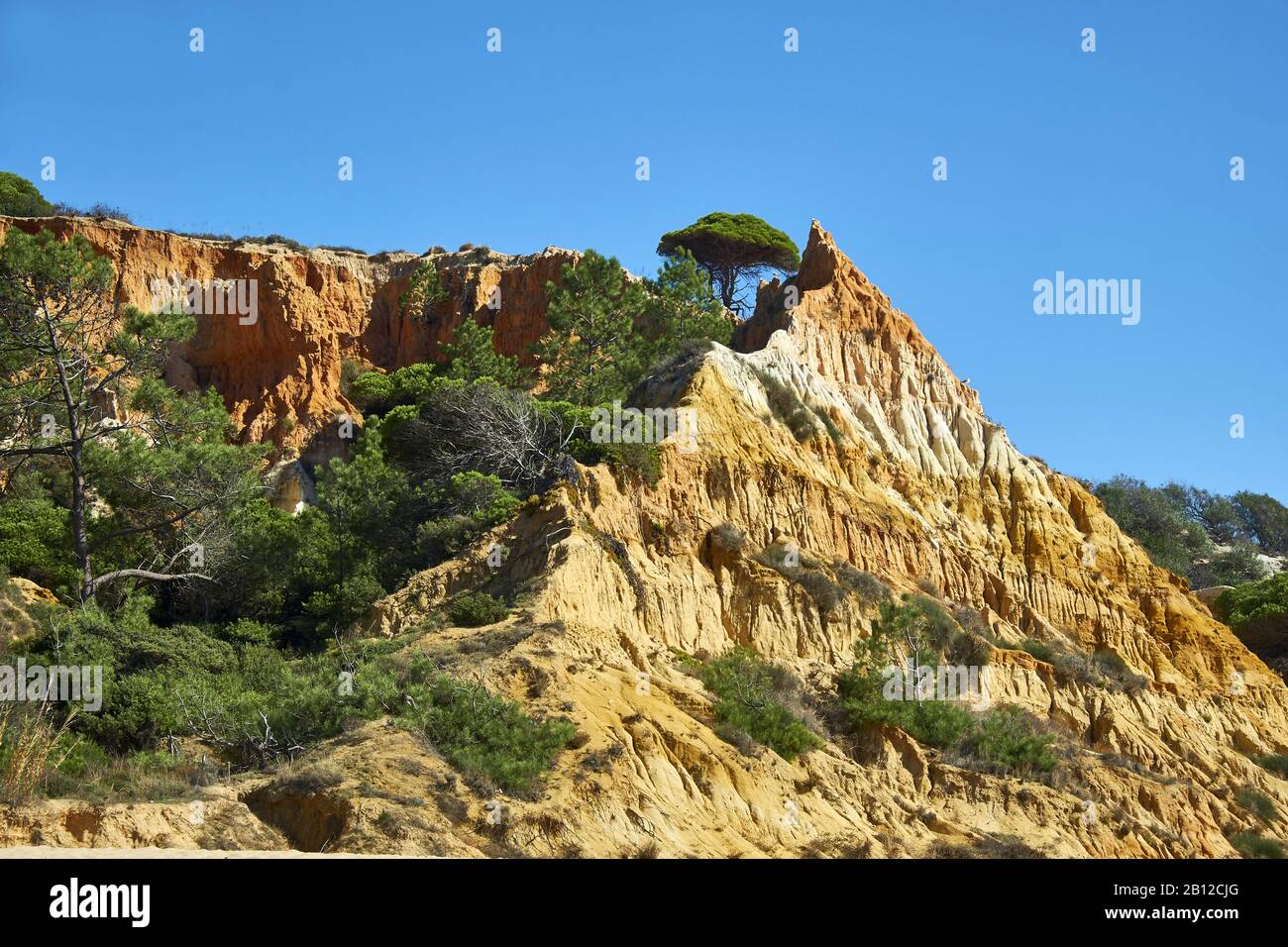 Praia da Falésia (Praia do Barranco das belharucas), Vilamoura, Quarteira, Faro, Algarve, Portugal Stockfoto