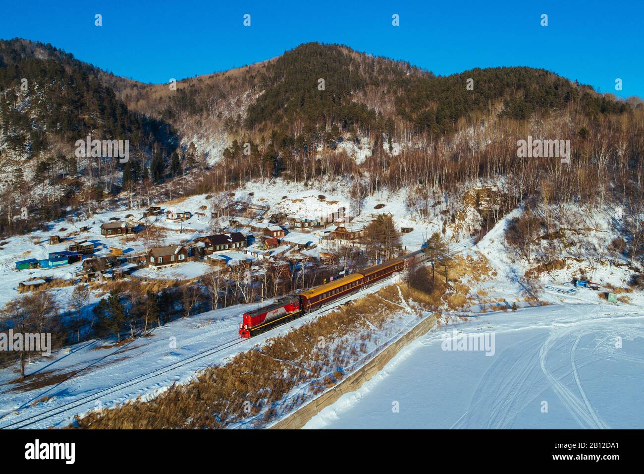 Transsibirische Eisenbahn am Baikalsee, Russland Stockfoto