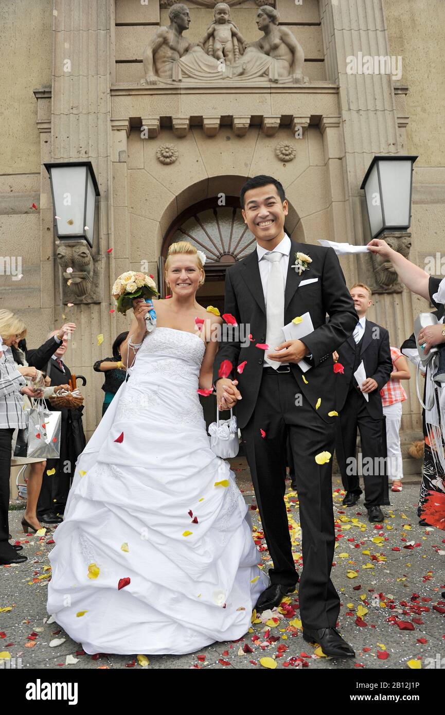 An Das Brautpaar Oder Für Das Brautpaar Das Brautpaar stammt aus dem Registraturbüro, brautpaar, Hochzeit