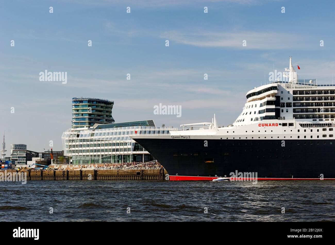 Kreuzfahrtschiff Queen Mary 2 im Cruise Center in Hamburg, Deutschland, Europa Stockfoto