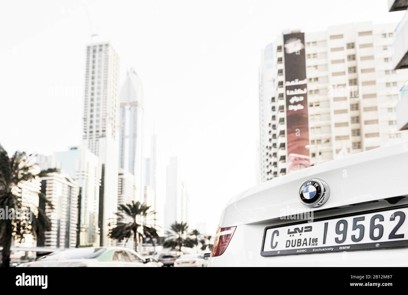 BMW, Impressionen der Scheich Zayed Road, Al Satwa, Dubai, Vereinigte Arabische Emirate, Naher Osten Stockfoto