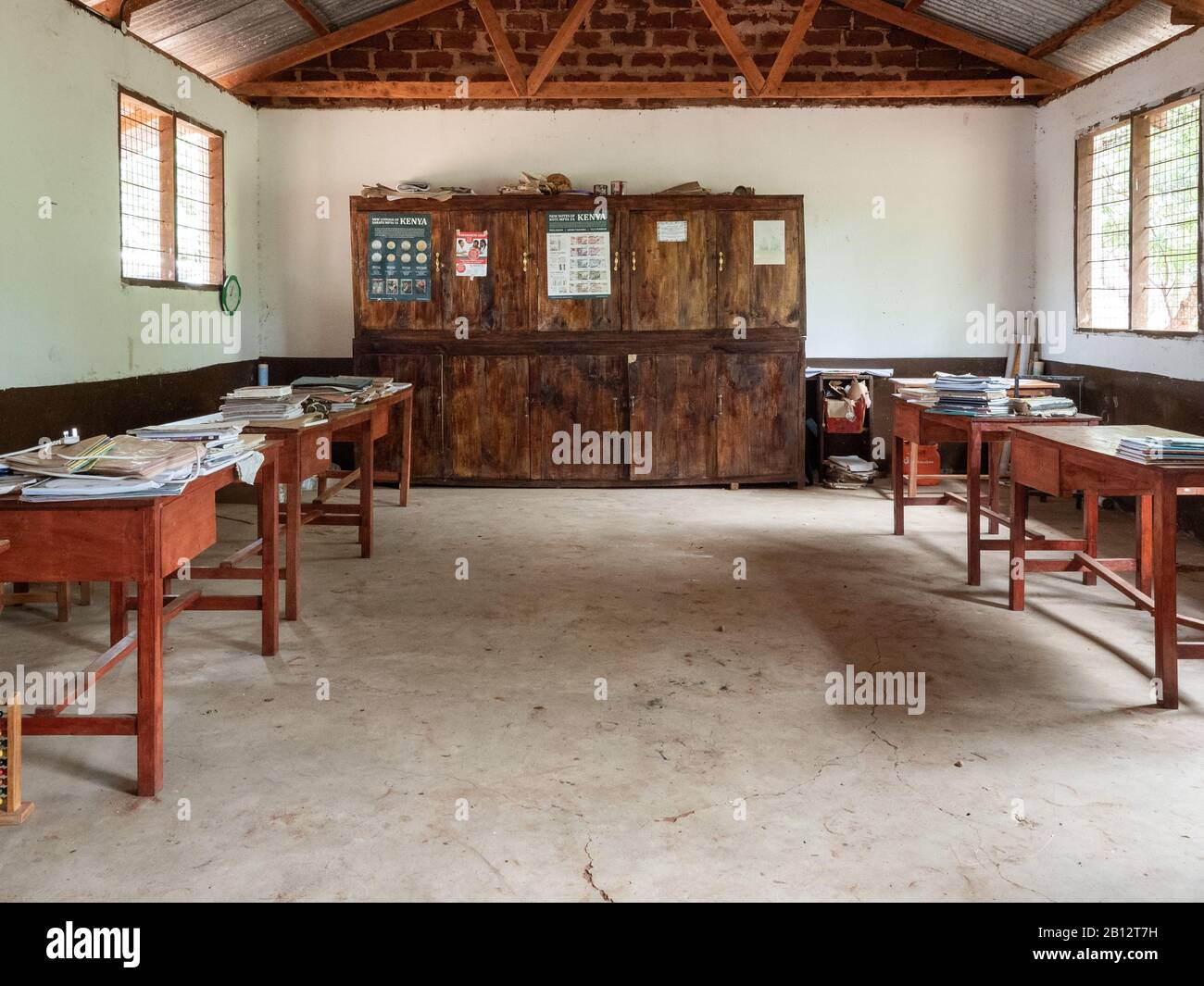 Lehrerzimmer in einer kenianischen Grundschule in der Nähe Von Voi Stockfoto