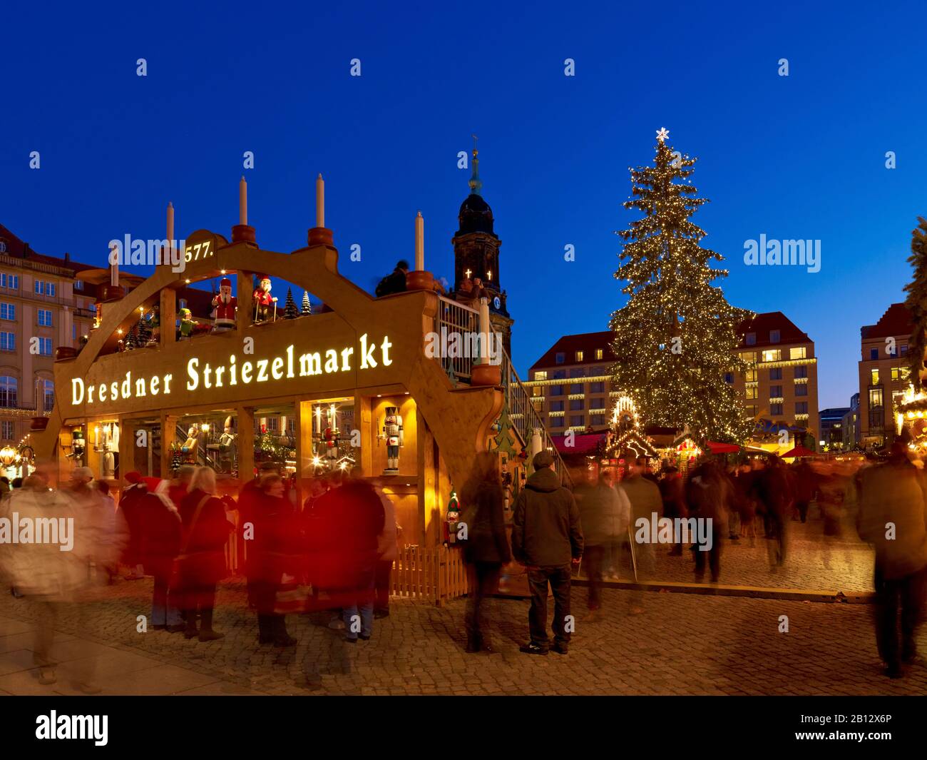 Striezelmarkt am Altmarkt in Dresden, Sachsen, Deutschland Stockfoto