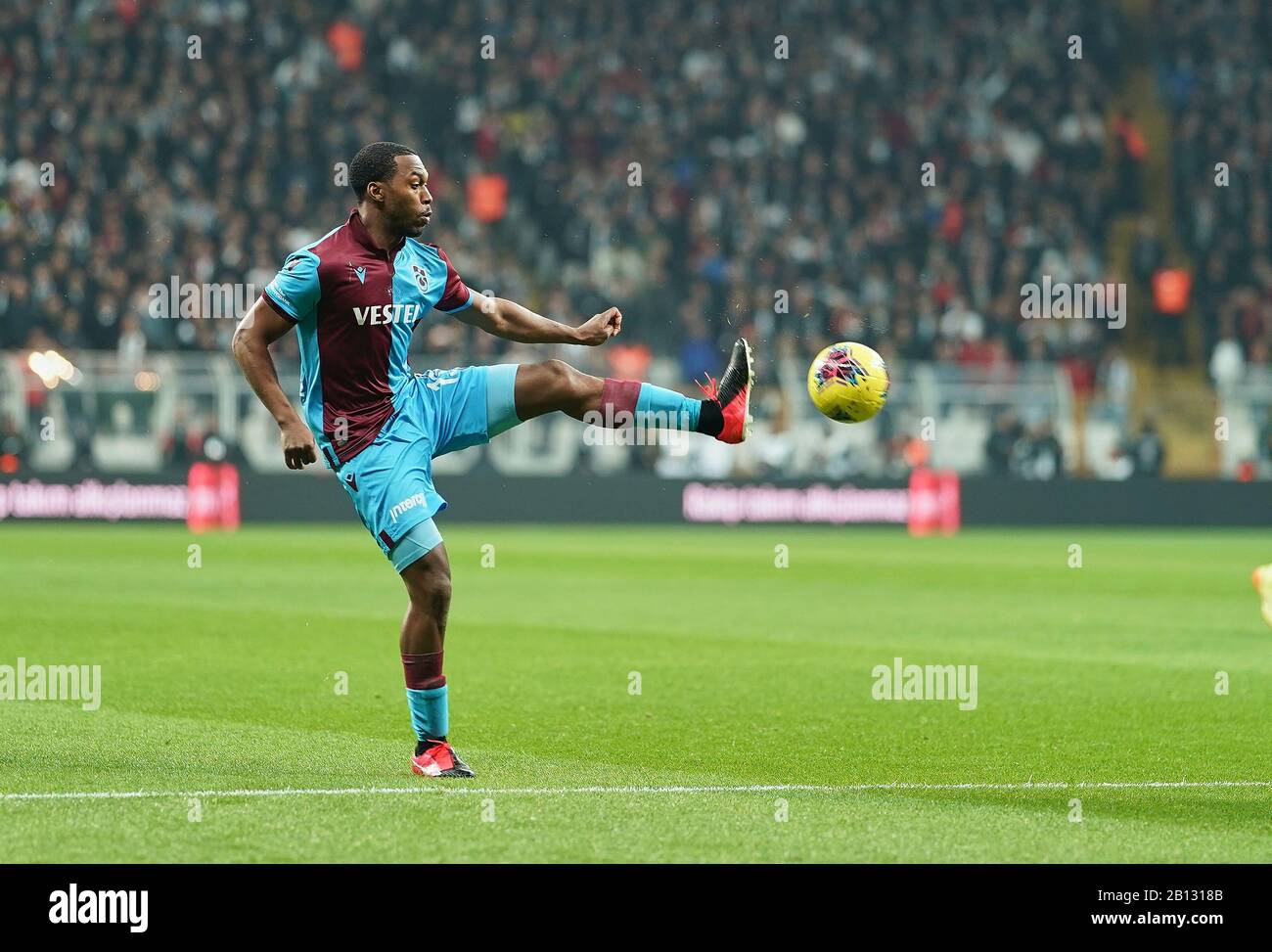 Vodafone Park, Istanbul, Türkei. Februar 2020. Daniel Sturridge von Trabzonspor während Besiktas gegen Trabzonspor im Vodafone Park, Istanbul, Türkei. Kim Price/CSM/Alamy Live News Stockfoto