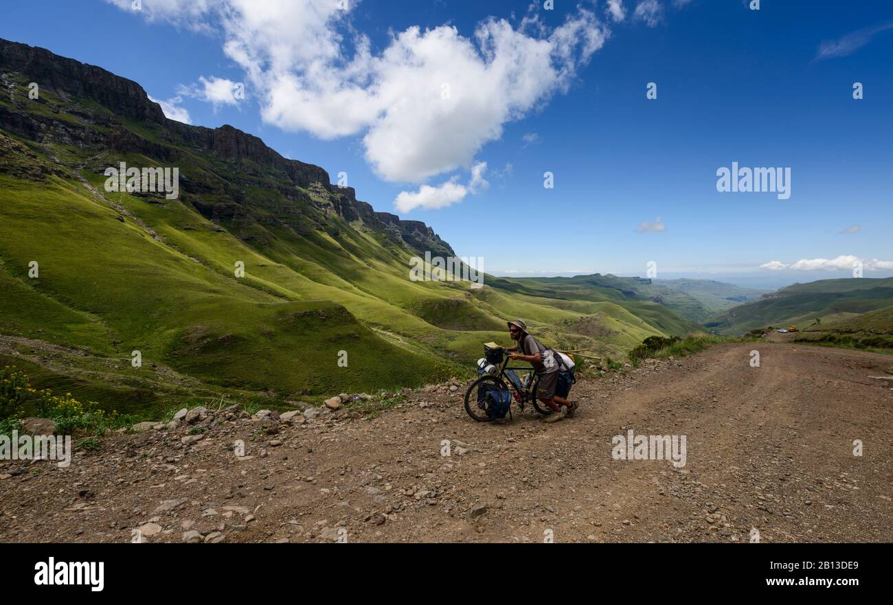 Fahren Sie auf dem Sani Pass, Drakensberg Range, Lesotho, Afrika Stockfoto