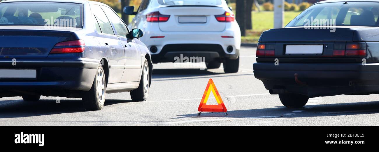 Stop-Schild auf Straße Stockfoto