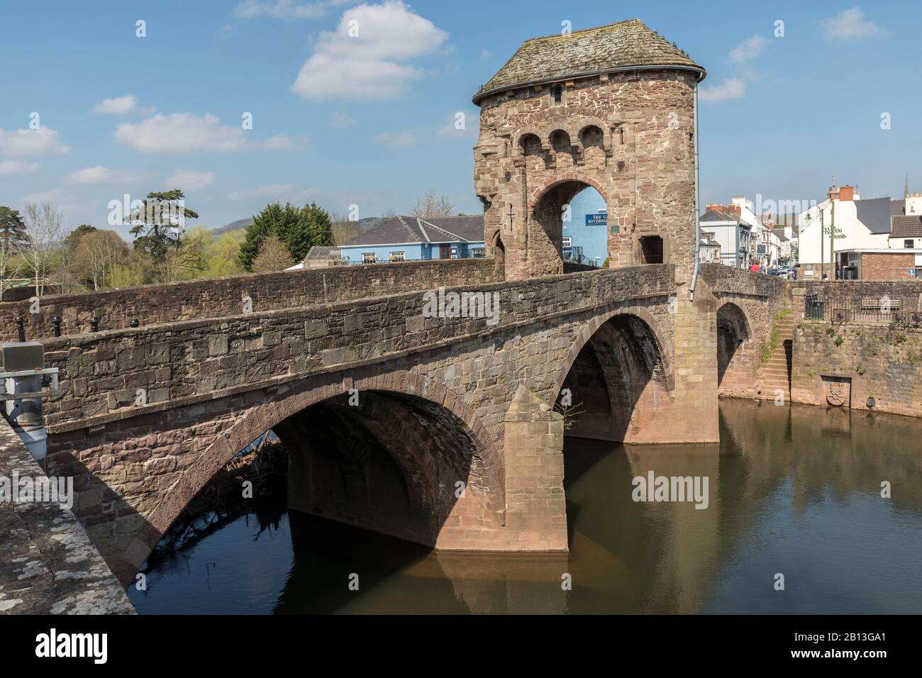 River Bridge and Gateway, Monmouth, Wales, Großbritannien Stockfoto