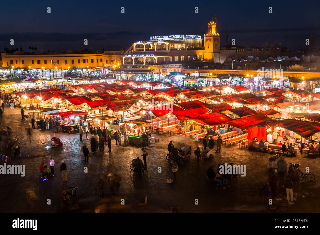 Marktplatz Djemaa el Fna in der Nacht, Marrakesch, Marokko Stockfoto