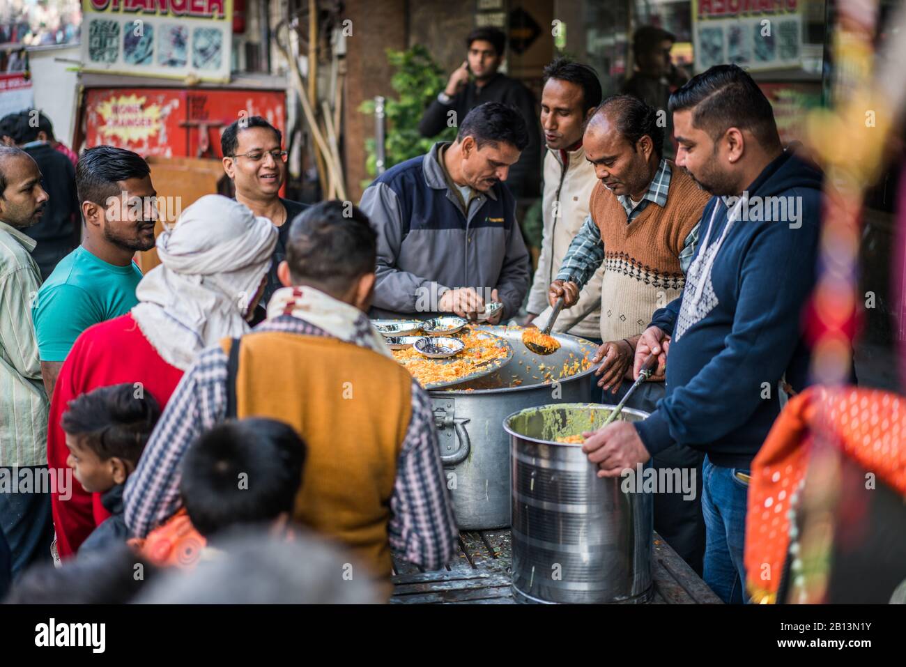 Kostenlose Lebensmittel für lokale Menschen, Neu-Delhi, Indien, Asien Stockfoto