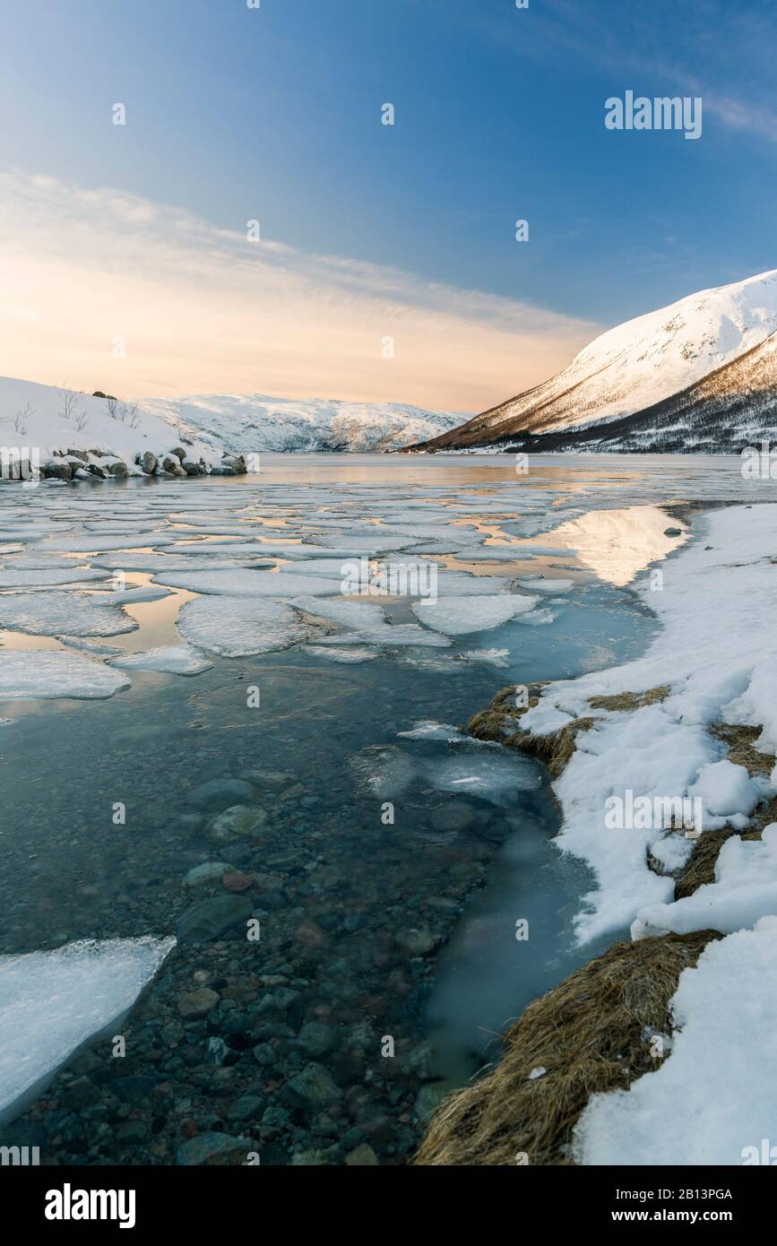 Nordfjorde auf der Insel Kvaløya in der Nähe von Tromsø, Norwegen Stockfoto