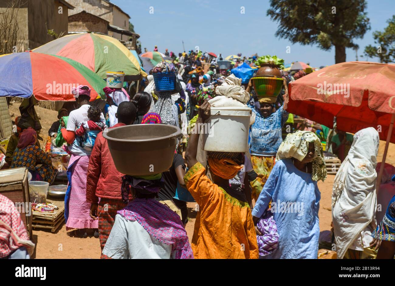 Sonntagsmarkt in Mali Ville, Guinea Stockfoto
