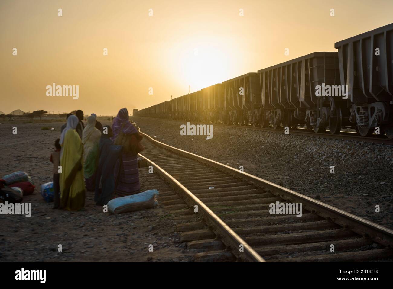 Der längste Zug der Welt, der von Zerouat nach Nouadibhu, Mauretanien, Stockfoto