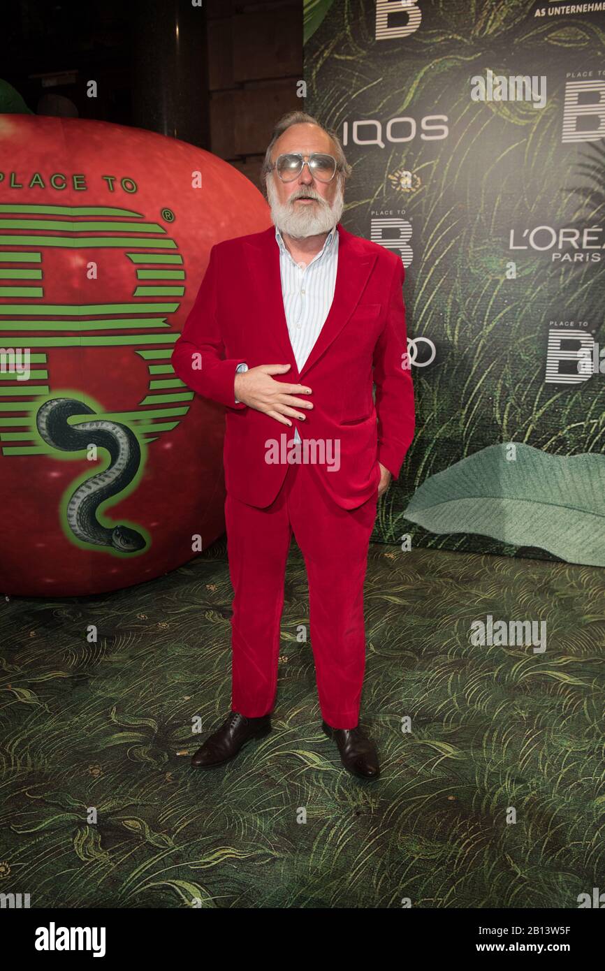Berlin, Deutschland. Februar 2020. 70. Berlinale, Ort der Party: Friedrich Liechtenstein kommt an Den Ort der Berlinale-Party im Borchardt-Restaurant. Rund 400 Gäste feiern unter dem Motto "Berlinale trifft Garten Eden"! Das Internationale Filmfestival findet vom 20.02. Bis 01.03.2020 statt. Kredit: Jörg Carstensen / dpa / Alamy Live News Stockfoto