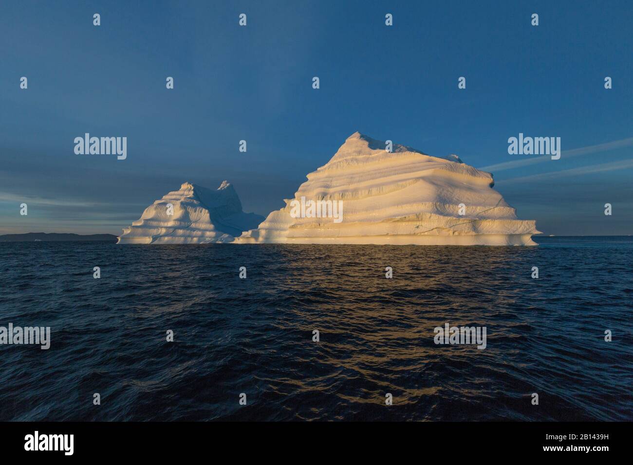 Eisberge in der Diskobucht auf Mittsommer, Grönland Stockfoto