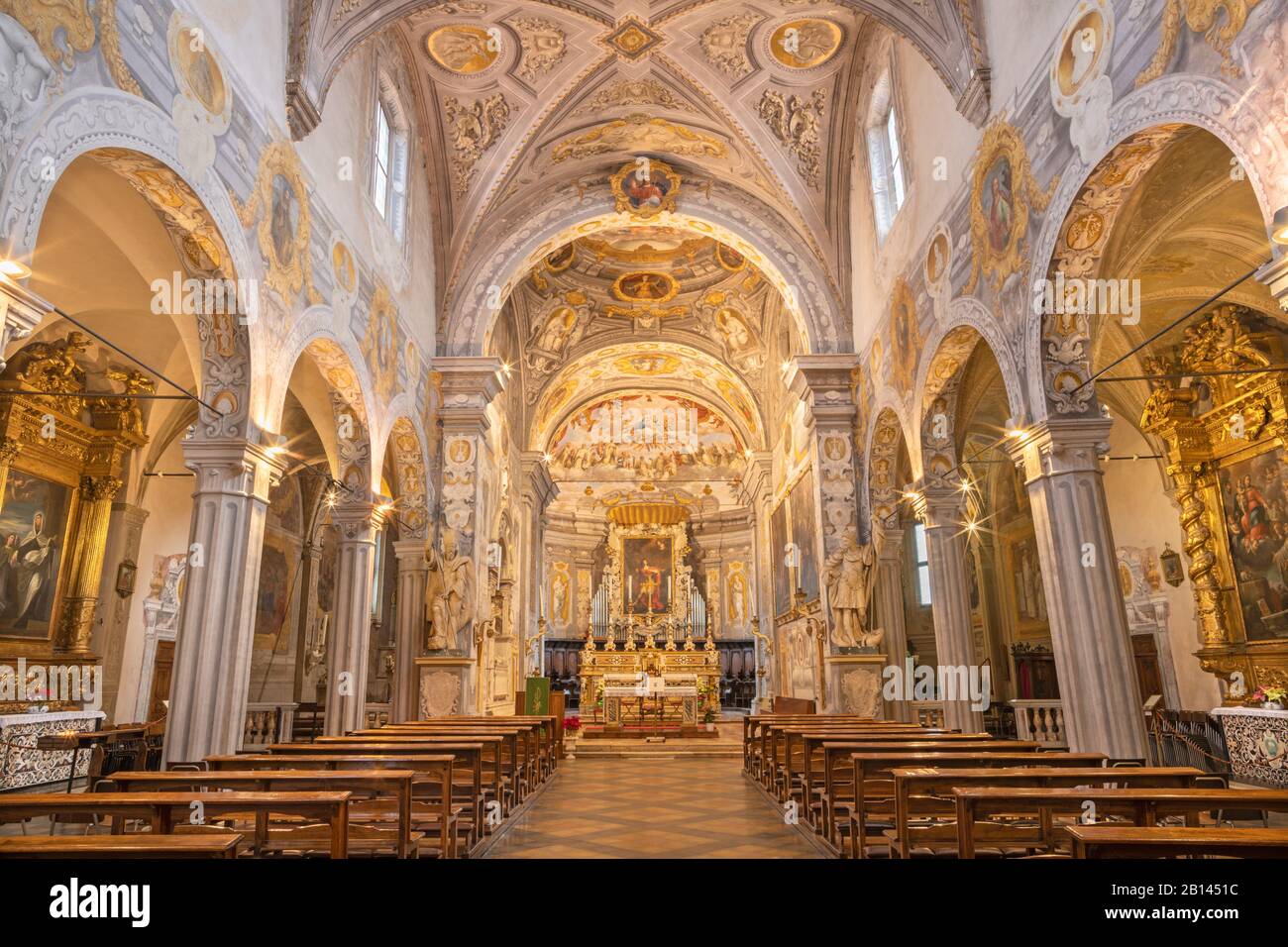 Ferrara, ITALIEN - 30. JANUAR 2020: Das Langhaus der Kirche Basilica di San Giorgio fuori le mura von Francesco Ferrari 18 Cent. Stockfoto